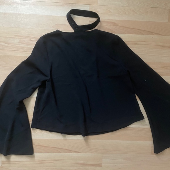 V-neck, cropped, bell sleeve blouse - Picture 3 of 3